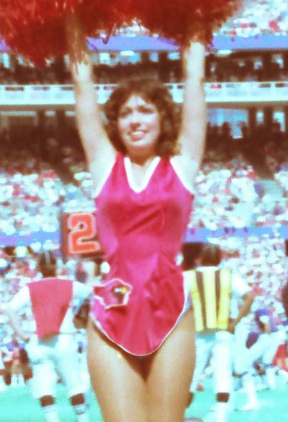 St Louis NFL Cheerleaders - Big Red Line