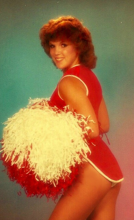 St Louis NFL Cheerleaders - Big Red Line